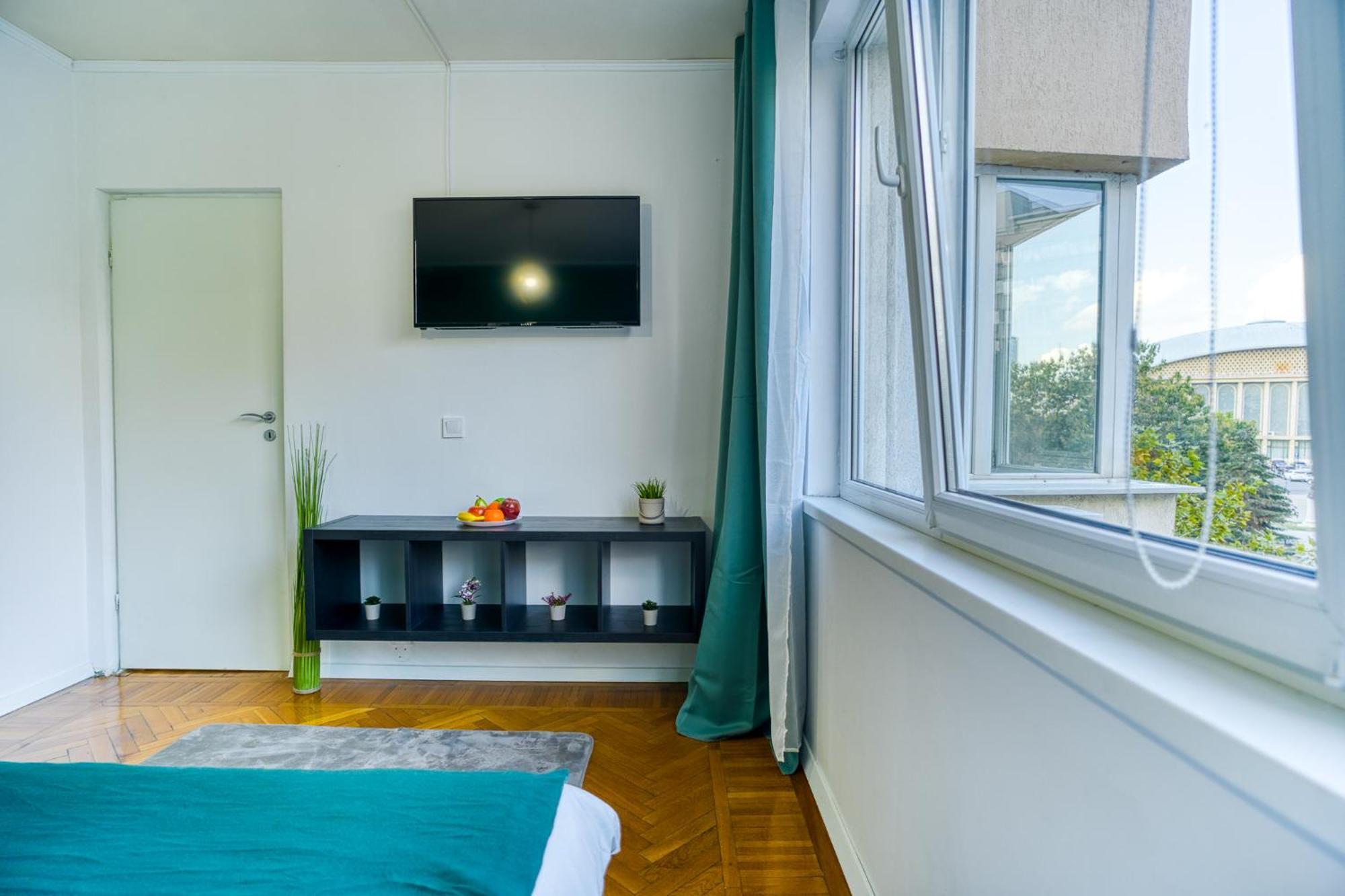 Hacienda Royal Palace - Central Designer Apartment Bucureşti Ngoại thất bức ảnh