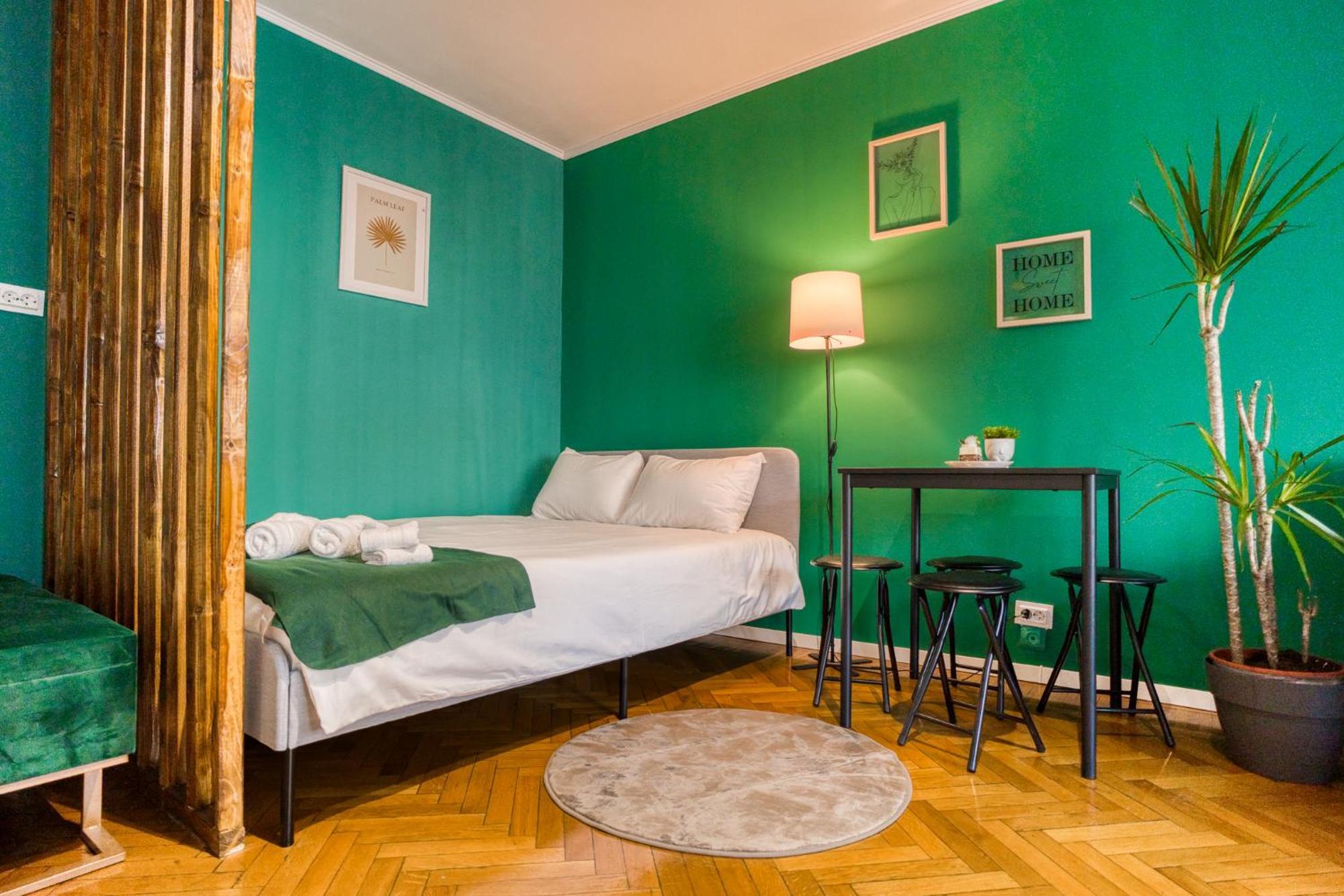Hacienda Royal Palace - Central Designer Apartment Bucureşti Ngoại thất bức ảnh
