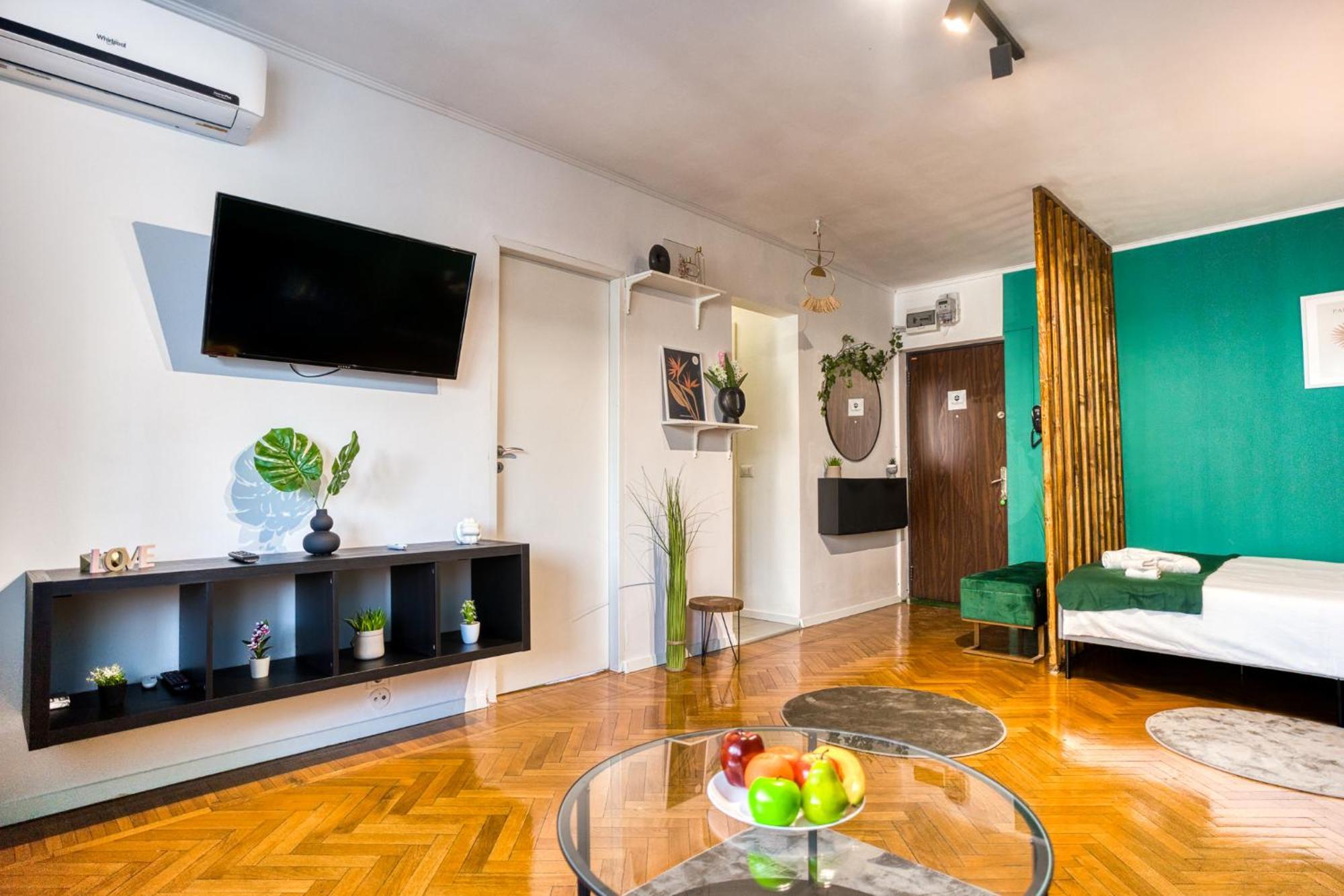 Hacienda Royal Palace - Central Designer Apartment Bucureşti Ngoại thất bức ảnh