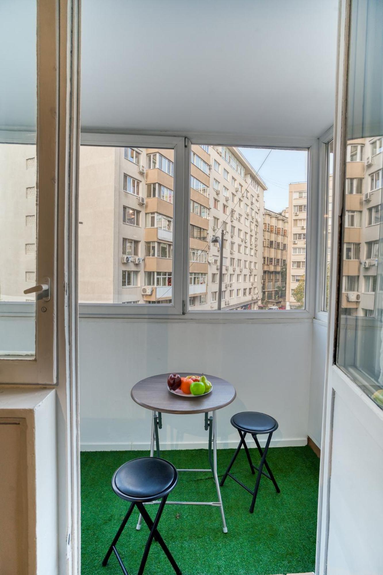 Hacienda Royal Palace - Central Designer Apartment Bucureşti Ngoại thất bức ảnh